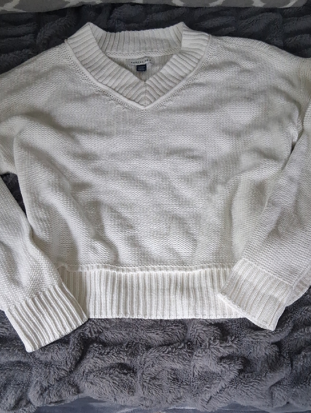 Womens American Eagle Outfitters Cream V-Neck Sweater